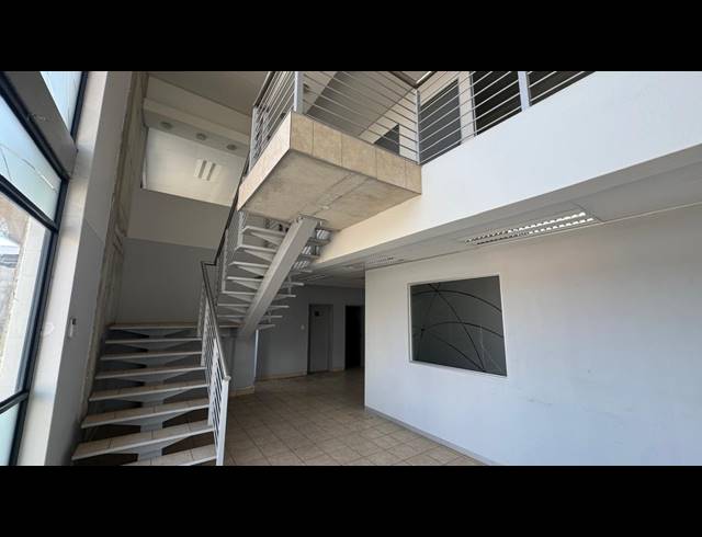784M² WAREHOUSE TO LET IN LINBRO PARK